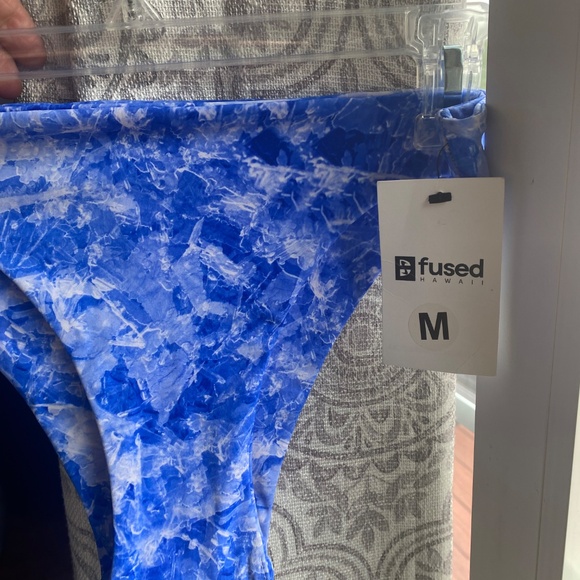 Fused Hawaii size Medium Bikini bottom blues and white - Picture 10 of 13